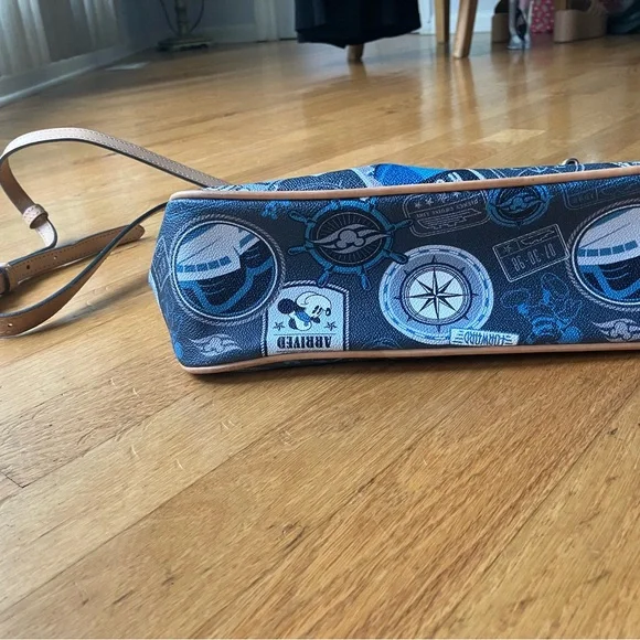 Disney Parks Dooney & Bourke Cruise Line Purse - Picture 4 of 6